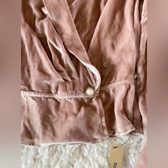 NWT Reformation Anastasia Velvet Top Blouse - Picture 6 of 6